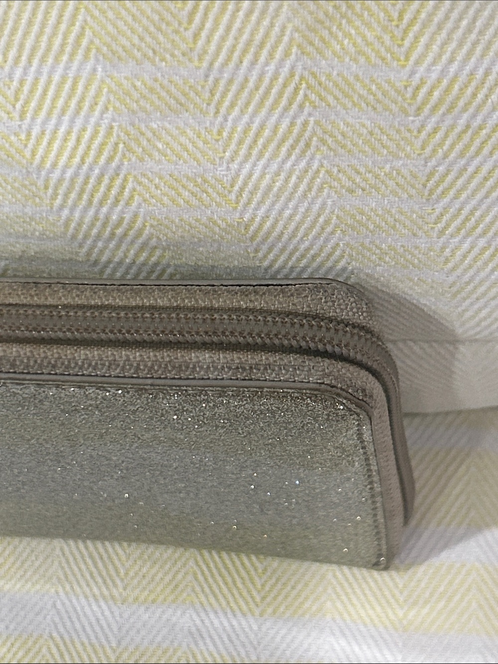 Kate Spade Sparkle Zip-Around Wallet - Silver Glitter Used Condition - Picture 6 of 10